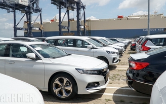 Thiếu hụt nguồn cung, Việt Nam nhập khẩu gần 11.000 ô tô Trung Quốc