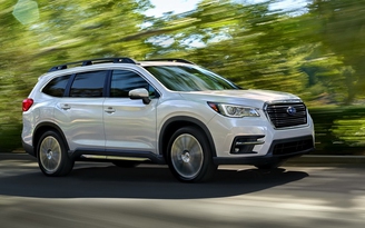 Subaru Ascent giá từ 31.995 USD, thách thức Ford Explorer