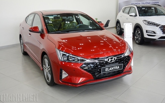 Giá bán Hyundai Elantra giảm gần 40 triệu đồng, cạnh tranh KIA Cerato