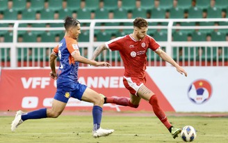Thắng đậm Hougang United 5-2, CLB Viettel giành vé vào vòng bán kết Đông Nam Á