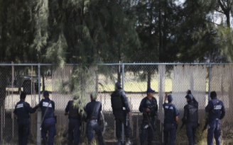 Băng nhóm tại Mexico đọ súng với cảnh sát, 44 người chết