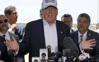 Tỉ phú Donald Trump đến biên giới Mexico, nói về người nhập cư