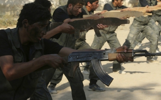 Mỹ ngừng đưa quân nổi dậy Syria đi huấn luyện