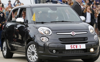 Xe hơi của Giáo hoàng Francis được đấu giá 82.000 USD