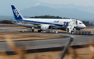 Máy bay Boeing 787 Nhật đáp khẩn cấp ở Malaysia vì trục trặc động cơ