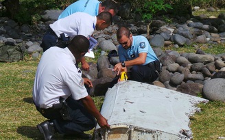 Người phát hiện mảnh vỡ MH370 tại Reunion tìm thấy vật thể mới