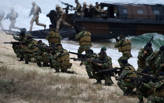 NATO xoay trọng tâm từ 'bảo đảm' sang 'răn đe' đối phó Nga
