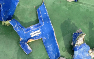 Phát hiện thêm mảnh vỡ máy bay EgyptAir mất tích