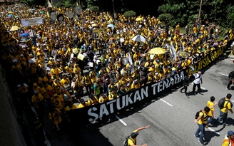Hàng ngàn người biểu tình đòi Thủ tướng Malaysia từ chức