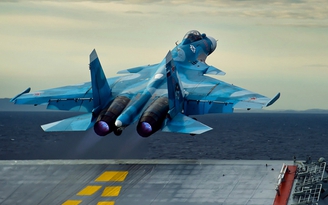 Tiêm kích Su-33 của tàu sân bay Nga rơi xuống biển