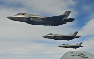 Bộ trưởng Không quân Mỹ phản bác ý tưởng thay F-35 bằng F/A-18