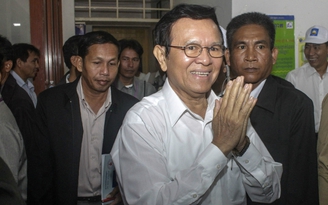 Cựu thủ lĩnh đối lập Campuchia xin qua Singapore chữa bệnh