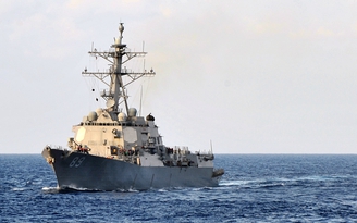 Trung Quốc bực tức vì tàu chiến Mỹ áp sát đá Vành Khăn