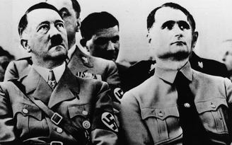 Nghi vấn giới tính thật của Hitler