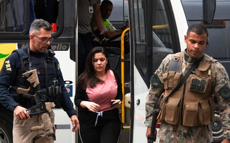 Lính bắn tỉa Brazil hạ gục kẻ bắt cóc, giải cứu 37 hành khách trên xe buýt