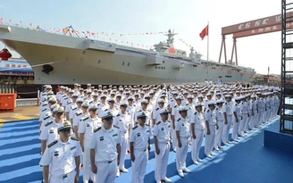 Trung Quốc hạ thủy tàu đổ bộ chở trực thăng tự đóng