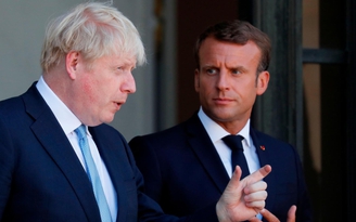 Tổng thống Pháp gọi Thủ tướng Anh là gã hề?