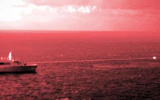 Xem tàu hải quân Mỹ bắn laser phá hủy mục tiêu tại vịnh Aden