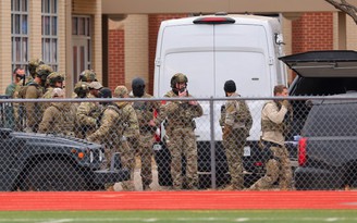 Bắt giữ con tin căng thẳng tại Mỹ, đội SWAT được triển khai