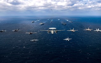 Hai nhóm tác chiến tàu sân bay Mỹ hoạt động chung tại Biển Đông