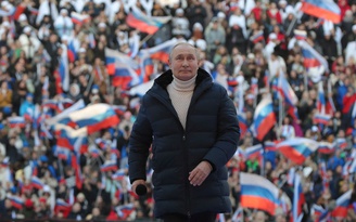 Tổng thống Putin tổ chức mít tinh lớn, ca ngợi binh sĩ Nga