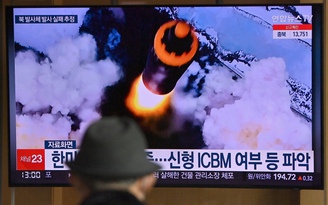 Triều Tiên phóng tên lửa 'quái vật' cao và xa chưa từng thấy
