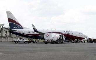 Xăng tăng giá, các hãng hàng không Nigeria ngừng bay nội địa