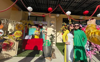 Rộn ràng lễ hội đón tết của cộng đồng người Việt ở Mỹ