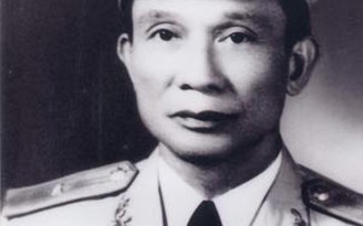Những đại tá hạng nhất đầu tiên: Bác sĩ Vũ Văn Cẩn - anh cả quân y