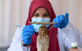 Sửng sốt với triển lãm tượng dát vàng và xác ướp hàng ngàn năm tuổi ở Ai Cập