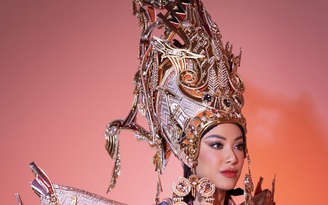 Trang phục dân tộc 30 kg ‘Hùng ca biển cả’ của Á hậu Kim Duyên tại Miss Supranational