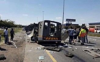 Cướp xe bọc thép chở tiền ở Nam Phi