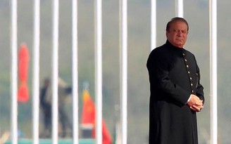 Thủ tướng Pakistan thoát hiểm
