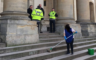 Đại học Oxford xin lỗi vì xóa dòng chữ 'mừng ngày Quốc tế phụ nữ’