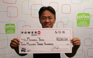 18 năm chỉ mua một dãy số Powerball, người gốc Việt trúng 2 triệu USD