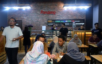Vi phạm luật ăn chay Ramadan, người Malaysia bị hình phạt gì?