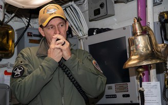 Tổng thống Trump ủng hộ quyết định cách chức thuyền trưởng tàu sân bay