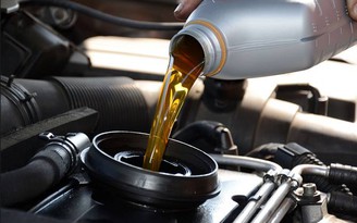 Khi nào cần thay dầu động cơ ô tô?