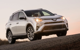 Toyota RAV4 2017 giảm giá tại Mỹ để cạnh tranh