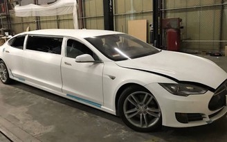 Tesla Model S phiên bản độ Limousine đầu tiên thế giới