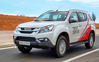 Xả hàng tồn, Isuzu MU-X giảm giá tới 120 triệu đồng