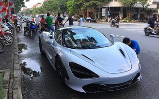 Siêu xe McLaren 720 duy nhất tại Việt Nam lăn bánh đường phố