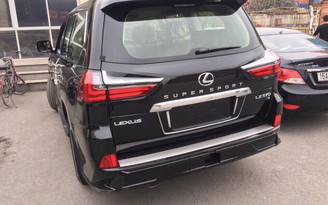 Lexus LX570 Super Sport 2018 đầu tiên cập bến Việt Nam