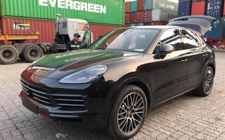 Porsche Cayenne 2018 đầu tiên về Việt Nam đã có chủ