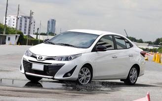 Người dùng Toyota Vios kêu trời vì xe hạ giá nghiêm trọng