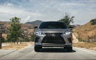 Công nghệ đèn pha Bladescan trên Lexus có khả năng chiếu sáng 'chọn lọc'