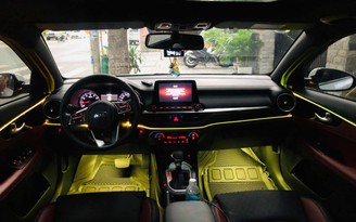 Kia Cerato 2019 lên đèn viền nội thất như xe sang
