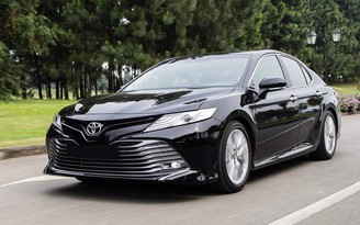 Toyota Camry mới bị triệu hồi do lỗi bơm xăng