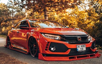 Honda Civic hạ gầm sát mặt đất với bộ bodykit hầm hố