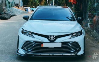 Toyota Camry 2020 độ bodykit thể thao, hầm hố tại Việt Nam